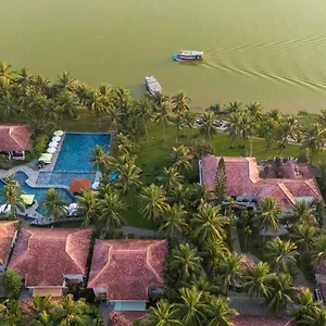 Resort Vinh Hung Riverside & ****